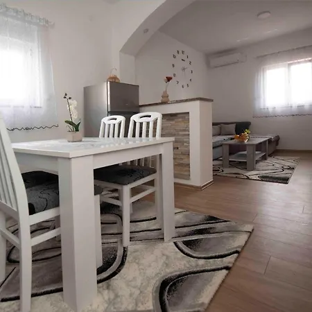 Stasa Apartment